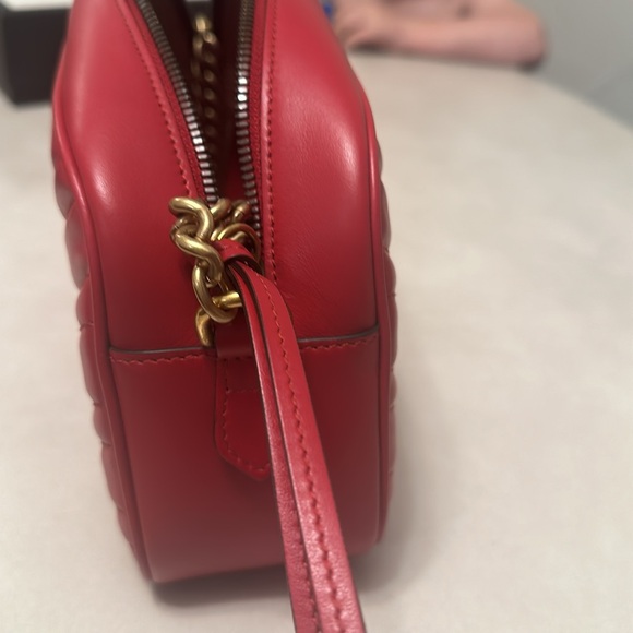 Gucci GG MARMONT MINI SHOULDER BAG - Picture 7 of 13
